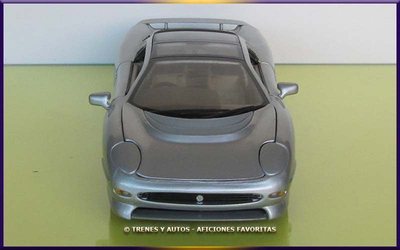 Jaguar XJ 220 - Maisto 1/18