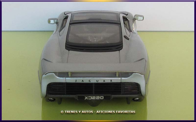 Jaguar XJ 220 - Maisto 1/18