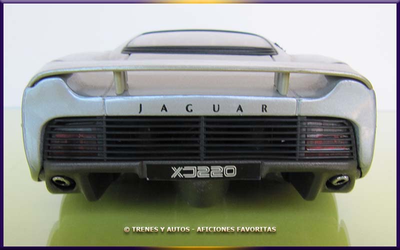 Jaguar XJ 220 - Maisto 1/18