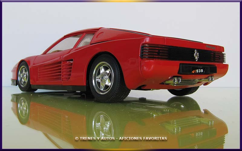 Ferrari Testarossa - Bburago 1/18