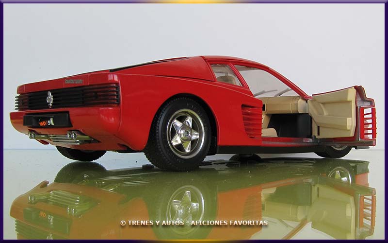 Ferrari Testarossa - Bburago 1/18