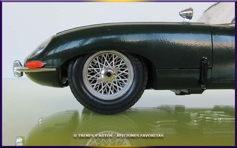 Jaguar E Cabriolet - Bburago 1/18