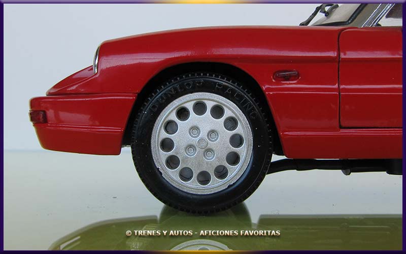 Alfa Romeo Spider - Jouef Evolution 1/18