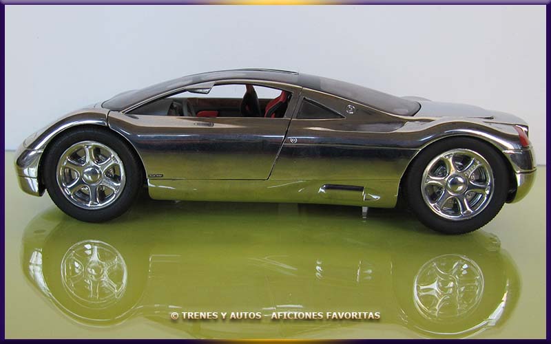Audi Avus Quattro - Revell 1/18