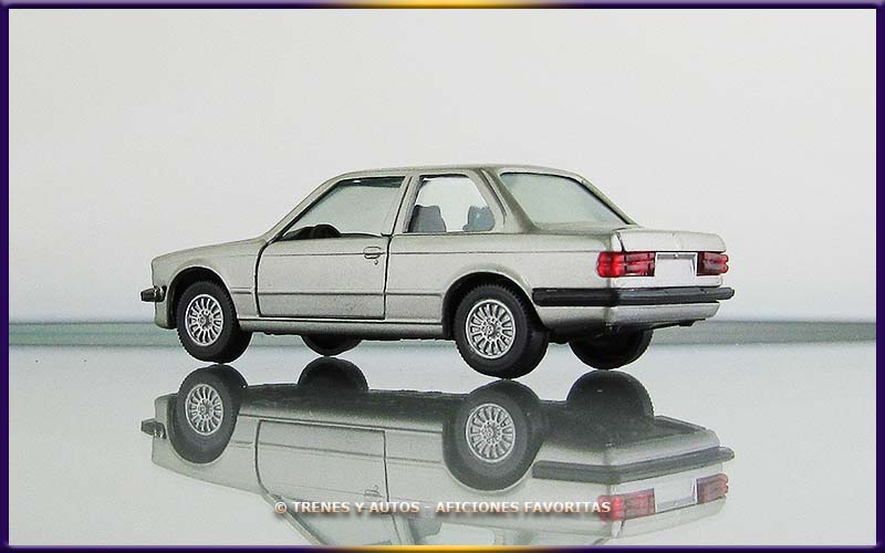 BMW 325i (E30)