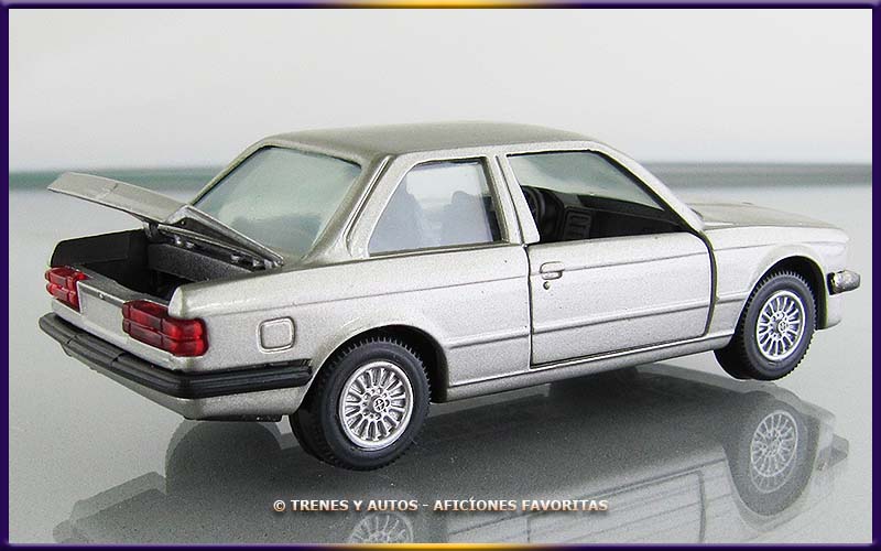 BMW 325i (E30)