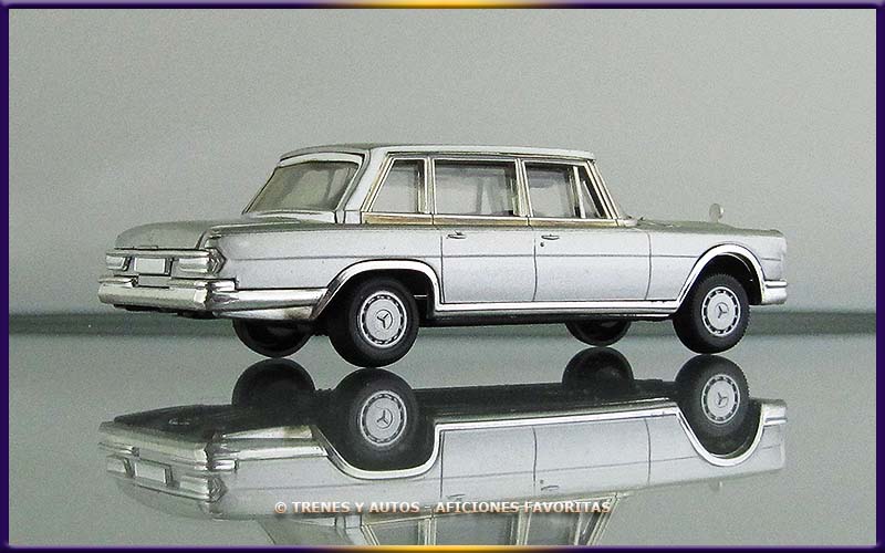 Mercedes Benz 600 Limousine (W100)