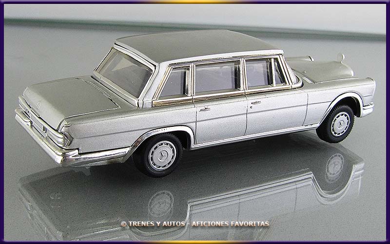 Mercedes Benz 600 Limousine (W100)