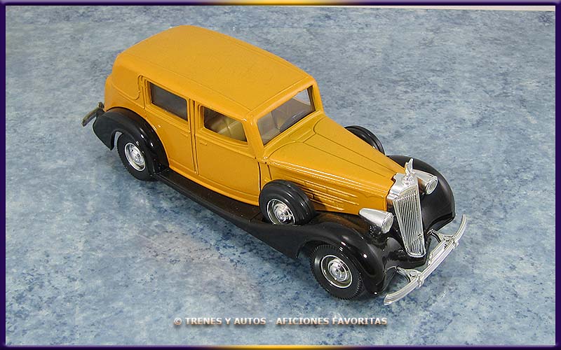 Packard Súper 8 Sedán