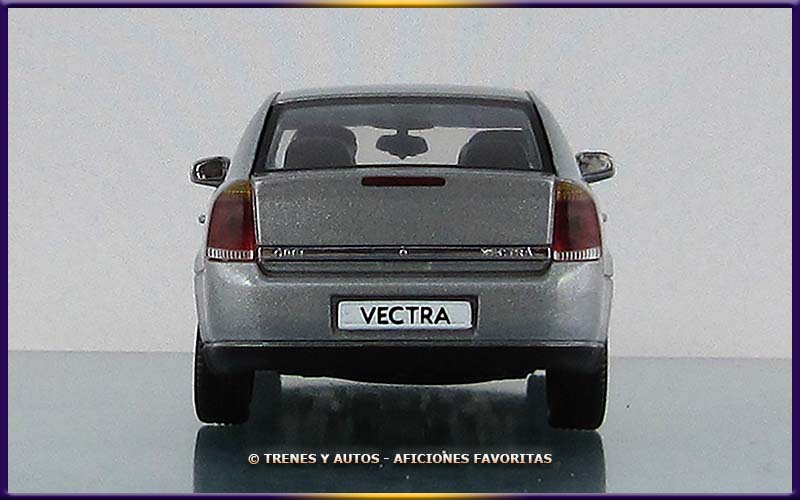 Opel Vectra Sedán