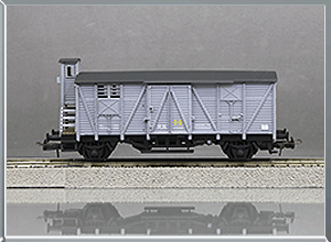 Vagón cerrado J 300000 garita elevada - Renfe