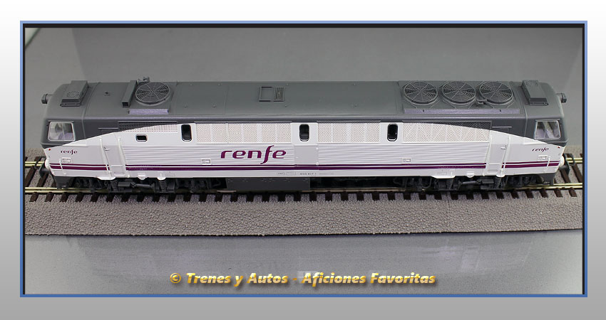 Locomotora diésel Serie 333 "Pantone" - Renfe