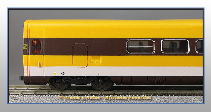 Electrotren basculante Serie 443 "El Platanito" - Coche intermedio 2ª Clase - Renfe