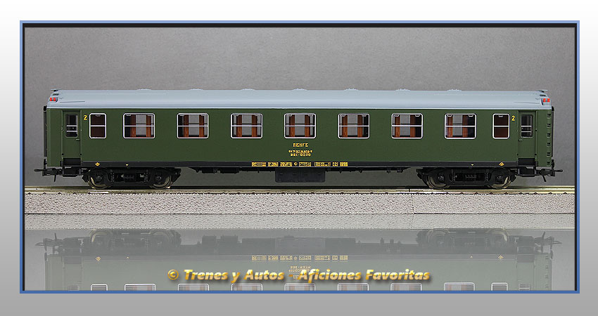 Coche pasajeros serie 5000 BB1-5235 2ª Clase - Renfe