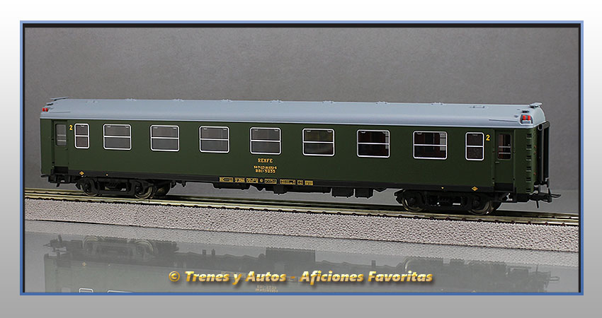 Coche pasajeros serie 5000 BB1-5235 2ª Clase - Renfe
