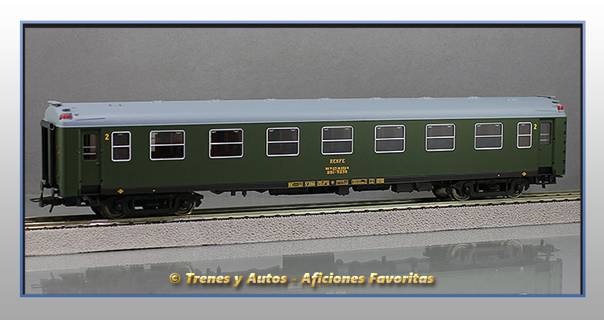 Coche pasajeros serie 5000 BB1-5235 2ª Clase - Renfe