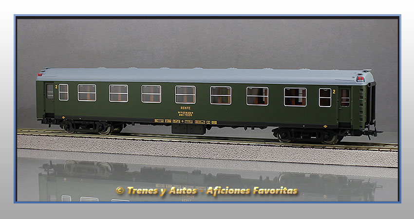 Coche pasajeros serie 5000 BB1-5235 2ª Clase - Renfe