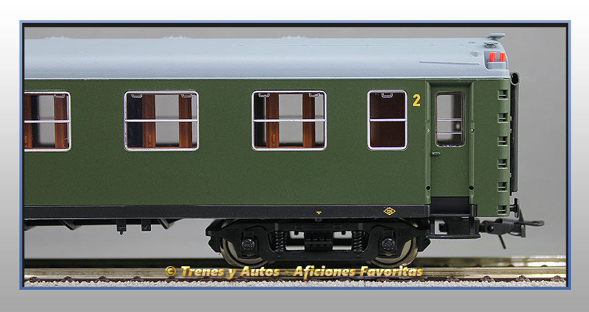 Coche pasajeros serie 5000 BB1-5235 2ª Clase - Renfe