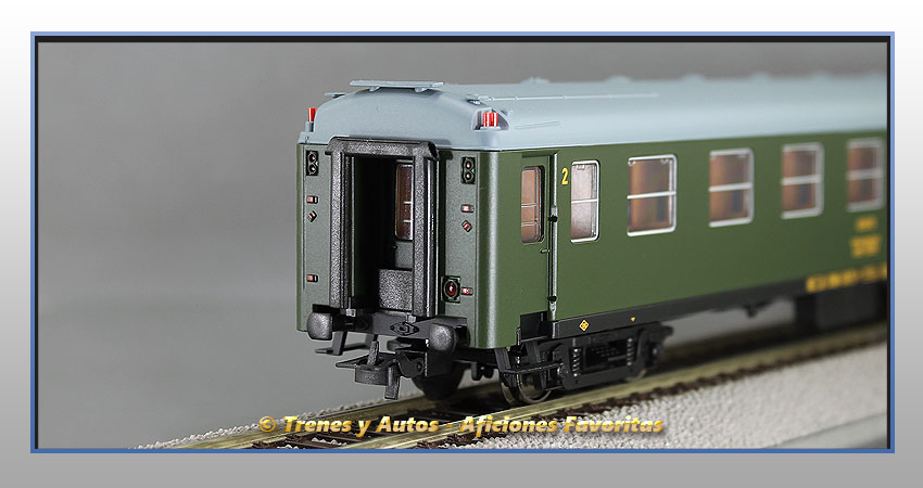 Coche pasajeros serie 5000 BB1-5235 2ª Clase - Renfe