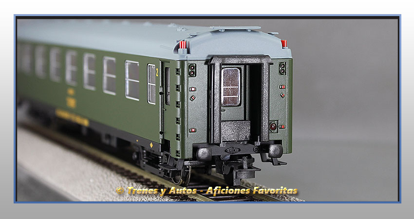 Coche pasajeros serie 5000 BB1-5235 2ª Clase - Renfe