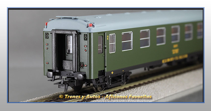 Coche pasajeros serie 5000 BB1-5235 2ª Clase - Renfe