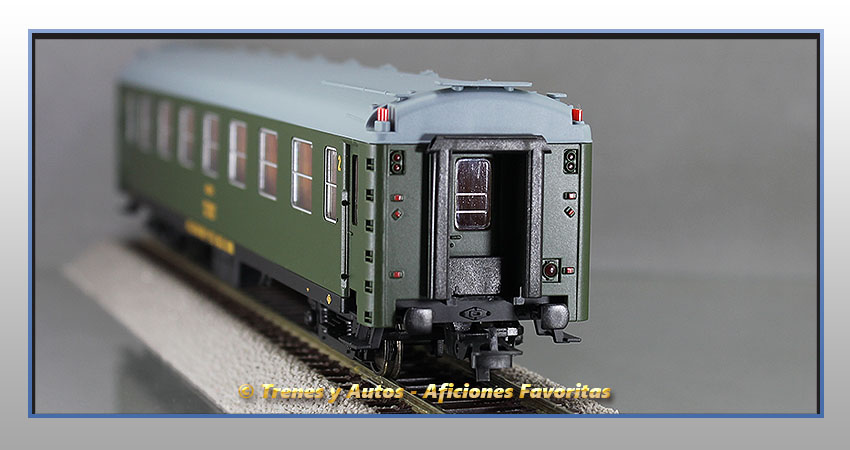 Coche pasajeros serie 5000 BB1-5235 2ª Clase - Renfe