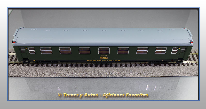 Coche pasajeros serie 5000 BB1-5235 2ª Clase - Renfe