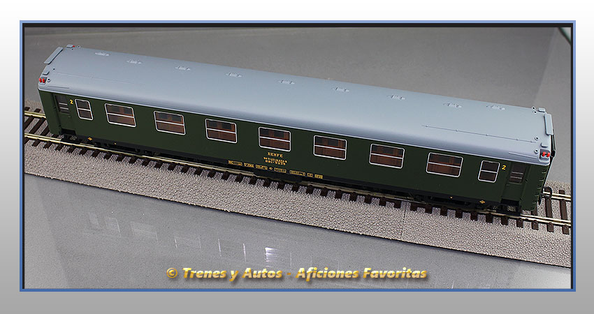 Coche pasajeros serie 5000 BB1-5235 2ª Clase - Renfe