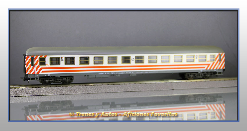 Coche pasajeros Serie 16000 "Regionales" - Renfe