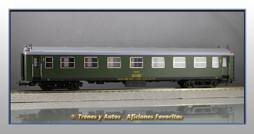 Coche pasajeros Serie 5000 BB1 5255 - Renfe