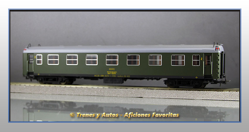 Coche pasajeros Serie 5000 BB1 5255 - Renfe