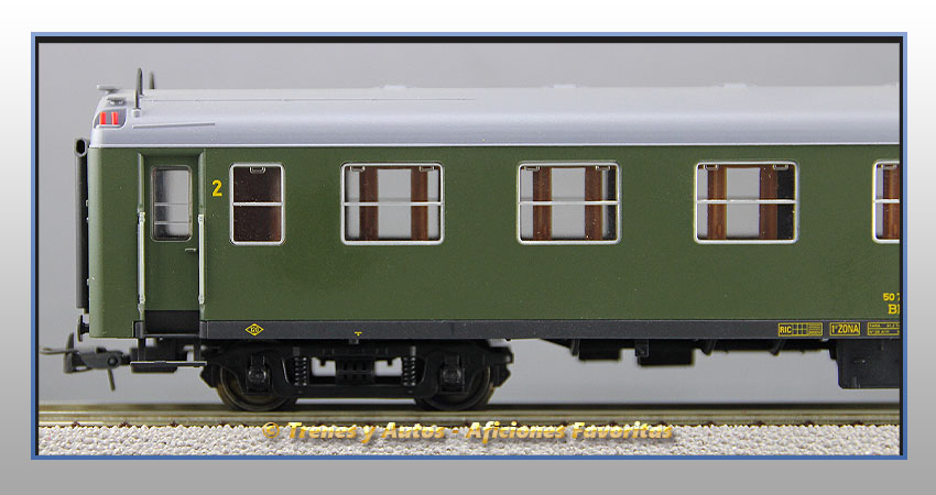 Coche pasajeros Serie 5000 BB1 5247 - Renfe