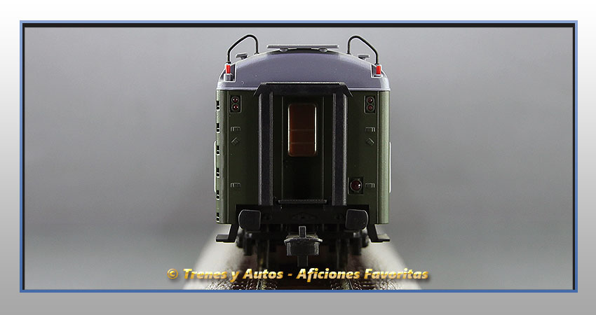 Coche pasajeros Serie 5000 AA-5097 - Renfe