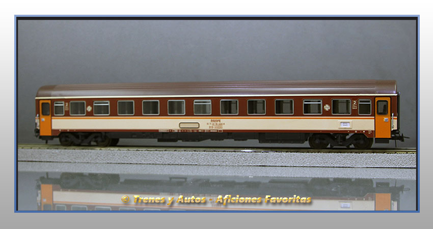 Coche pasajeros Serie 10000 BB-10220 "Estrella" - Renfe