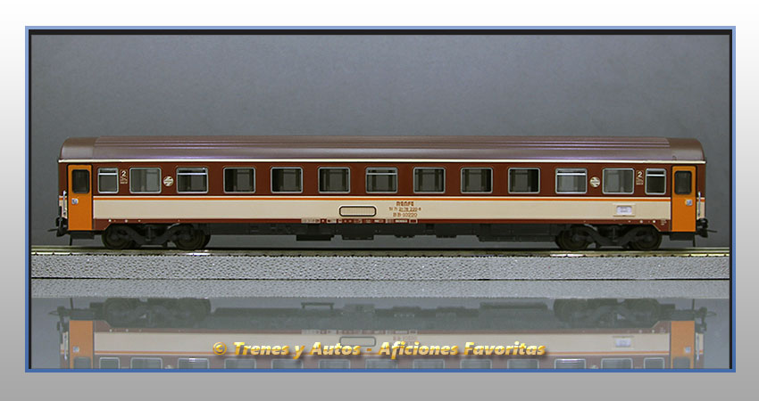 Coche pasajeros Serie 10000 BB-10220 "Estrella" - Renfe