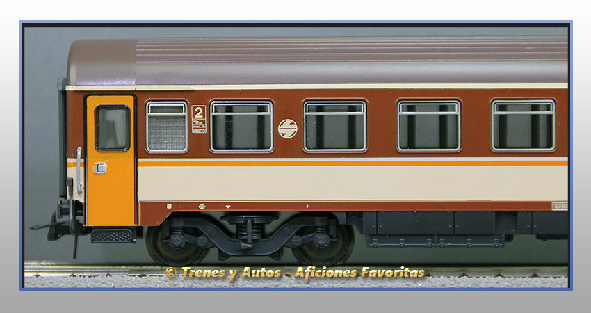 Coche pasajeros Serie 10000 BB-10220 "Estrella" - Renfe