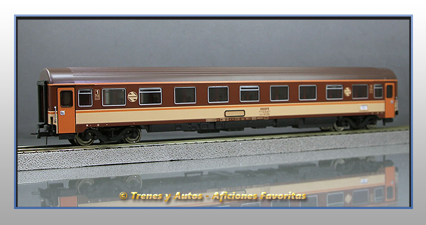 Coche pasajeros Serie 10000 AA-10152 "Estrella" - Renfe