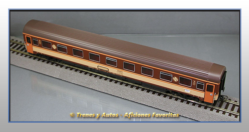 Coche pasajeros Serie 10000 AA-10152 "Estrella" - Renfe