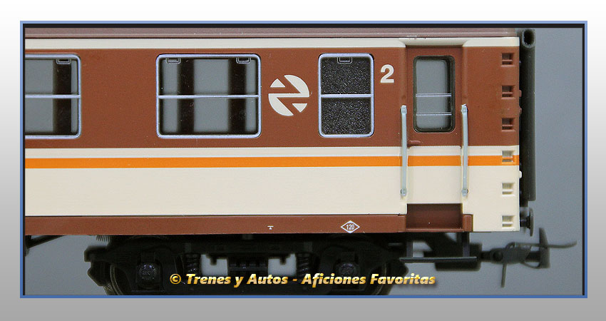 Coche pasajeros Serie 5000 BB1-5245 "Estrella" - Renfe