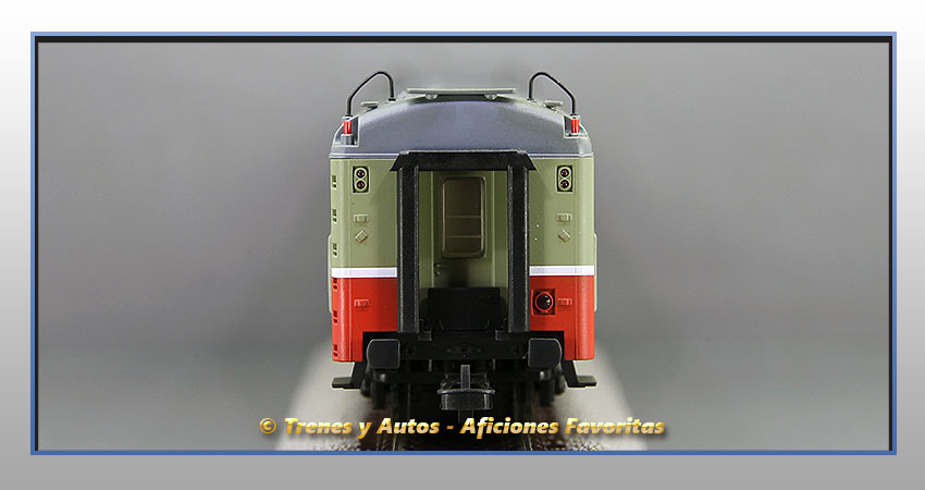 Coche pasajeros Serie 6000 "Luky" B7-6240 - Renfe