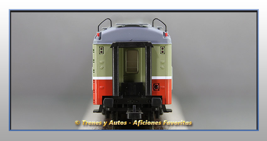 Coche pasajeros Serie 6000 "Luky" B7-6240 - Renfe