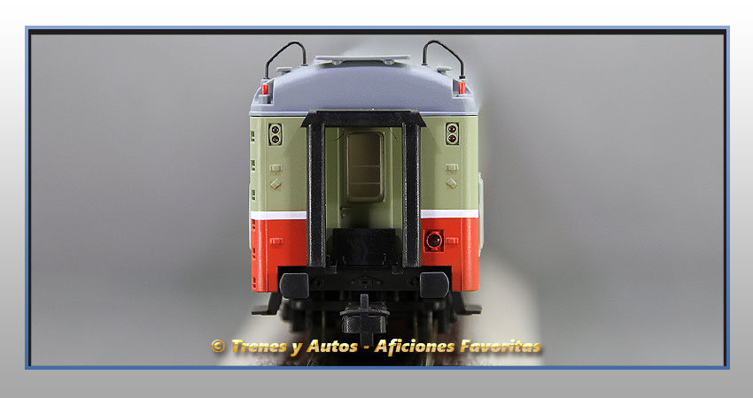 Coche pasajeros Serie 6000 "Luky" B7-6236 - Renfe