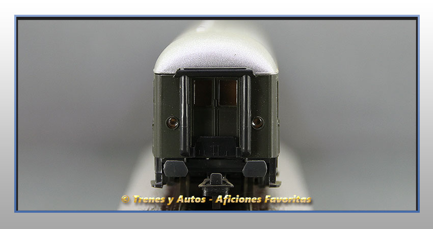 Coche pasajeros Serie 8000 AA-8080 - Renfe