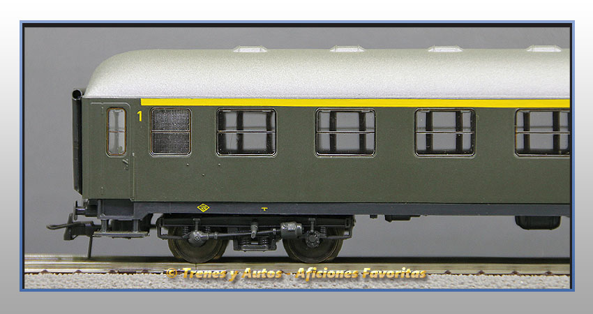 Coche pasajeros Serie 8000 AA-8080 - Renfe