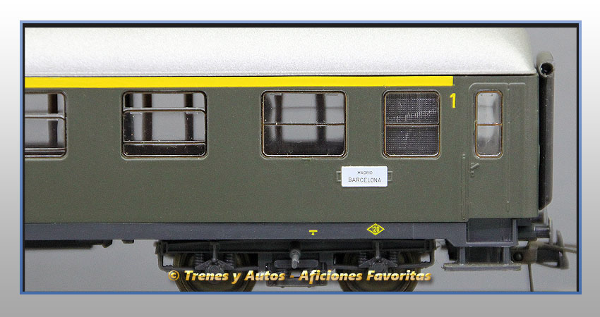 Coche pasajeros Serie 8000 AA-8080 - Renfe