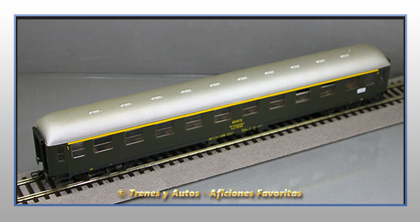 Coche pasajeros Serie 8000 AA-8080 - Renfe