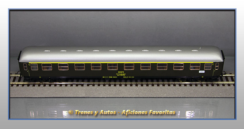 Coche pasajeros Serie 8000 AA-8033 - Renfe