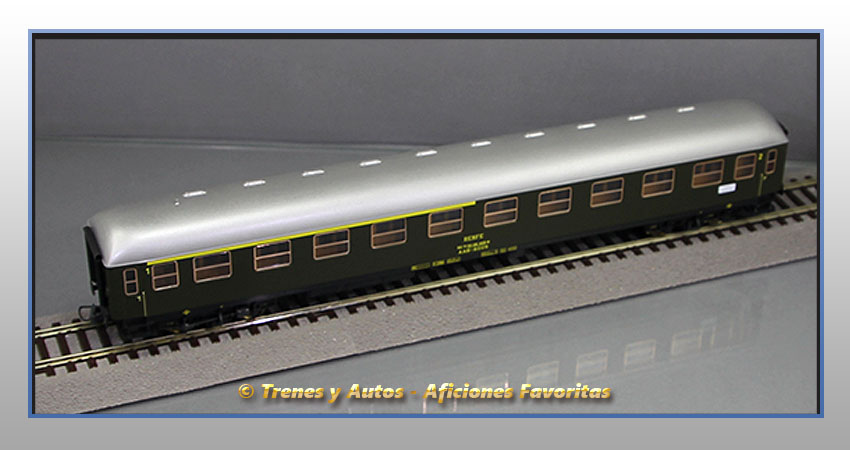 Coche pasajeros Serie 8000 AAB-8005 _ Renfe