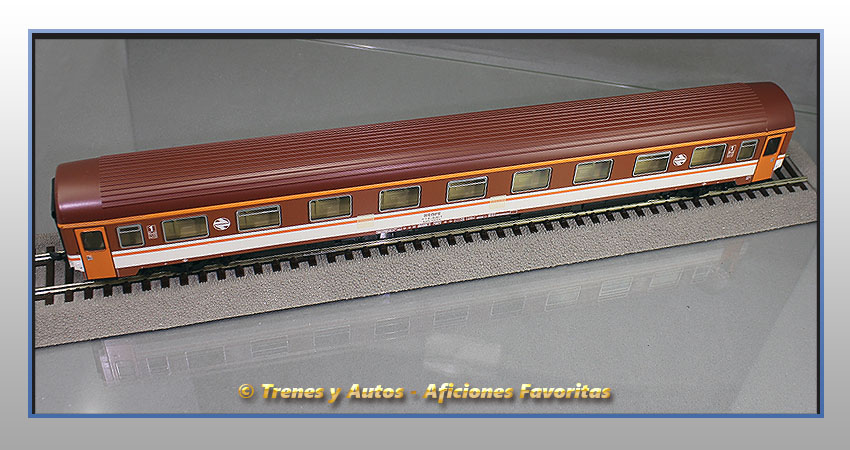Coche pasajeros Serie 10000 A10x "Estrella" - Renfe