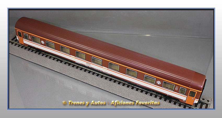 Coche pasajeros Serie 10000 A10x "Estrella" - Renfe
